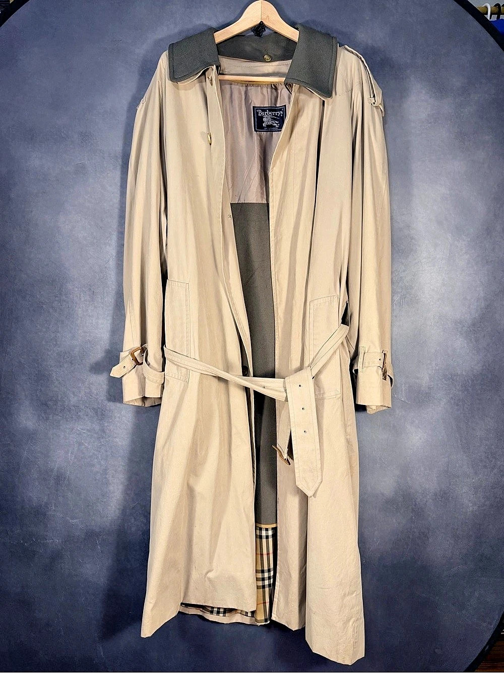 Burberrys Wool Trench Coat in Beige & Gray